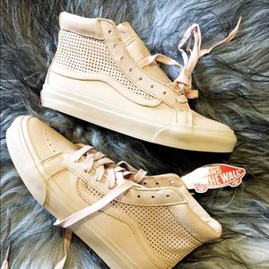 Rare Vans SALE- New Vans Sk8-Hi Peachy leather women’s size 8.5  van high tops